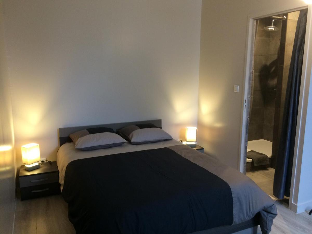 Thiviers Studio Proche Gare Avec Kitchenette Et Wifi - Porte Rouge מראה חיצוני תמונה